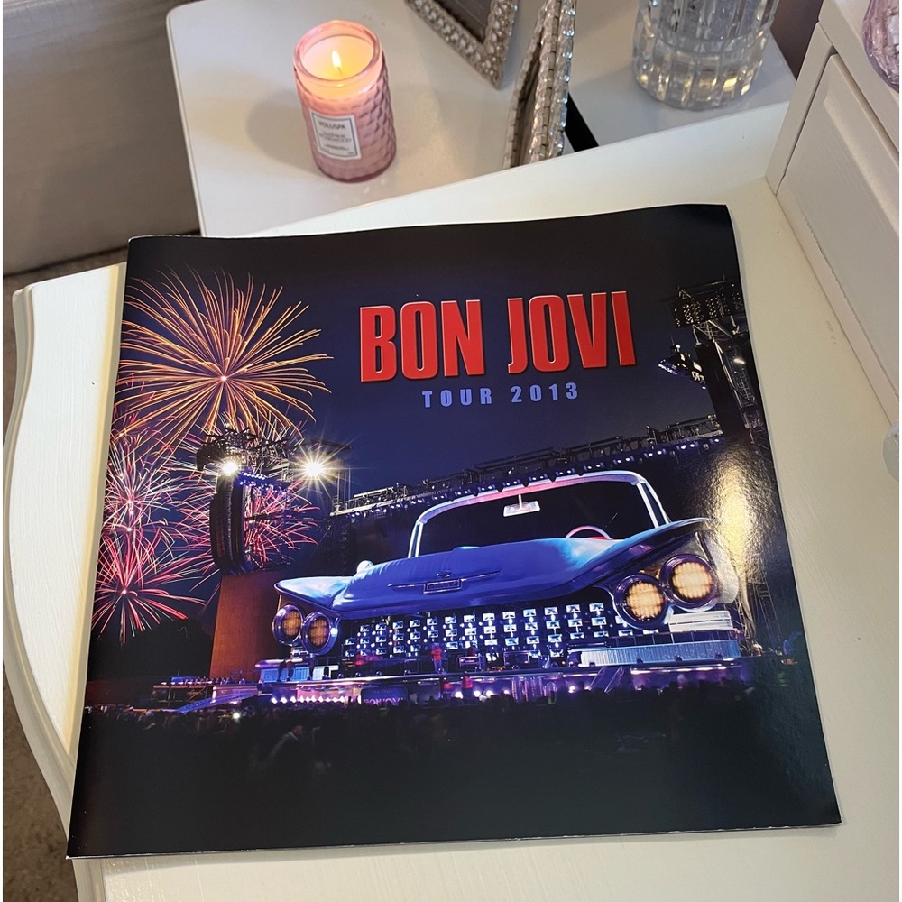 🎸2013 Original Bon Jovi “Because We Can” Concert Tour Program.🎸